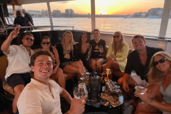 Vip party boat